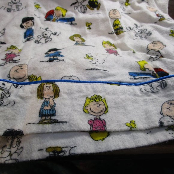 New Snoopy's Peanuts Flannel Pajama set  Size 3 XL with Blue Piping - Picture 3 of 5